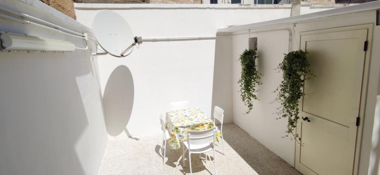 Ferienwohnung Family And Friends House Lecce Exterior foto